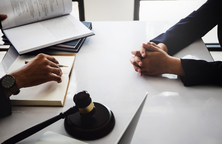 client talking to his lawyer